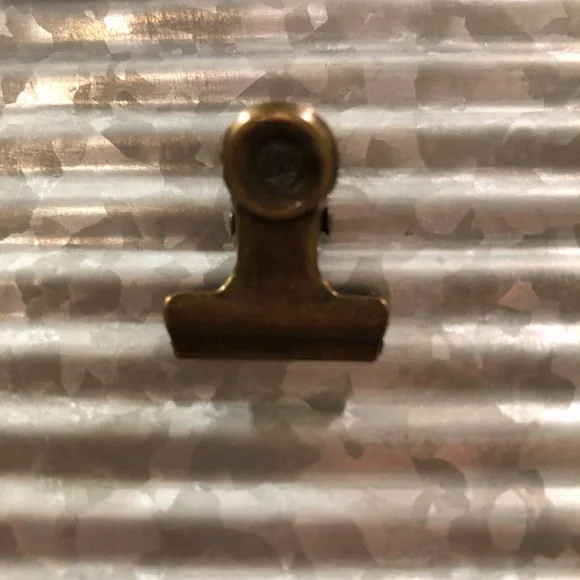 Rustic farmhouse style wooden frame w/corrugated metal & photo clip - Picture 4 of 10